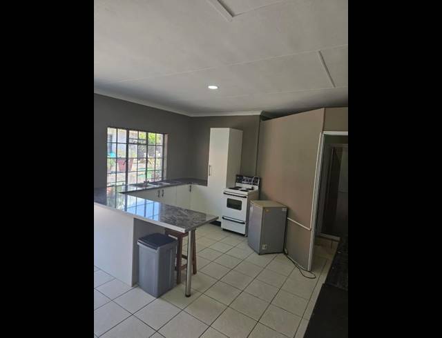 4 BEDROOM HOUSE FOR SALE IN PARKDENE